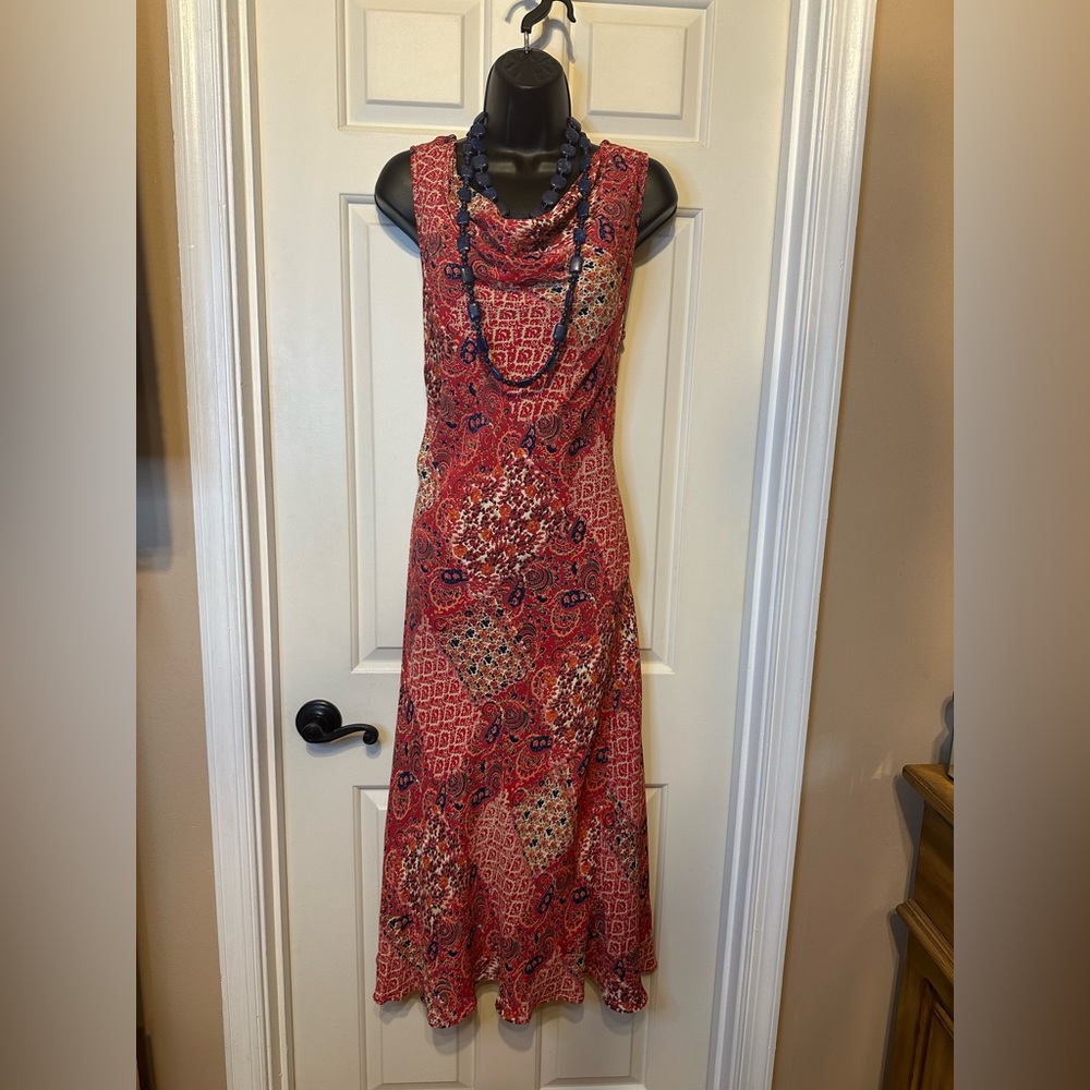 D44 Elegant Red Patterned Cow Neck Dress